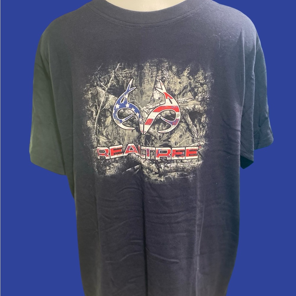 Realtree Navy Blue and Red Graphic Tee